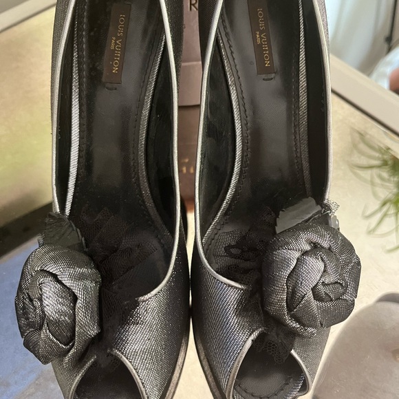 Limited Edition Peep Toe Heels Never Worn! Size 40. - Picture 5 of 11